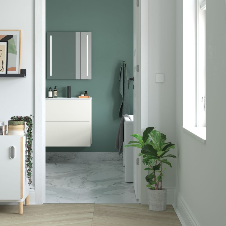 Väreillä saa tyylikkyyttä ja tunnelmaa kylpyhuoneeseen Väreillä saa tyylikkyyttä ja tunnelmaa kylpyhuoneeseen